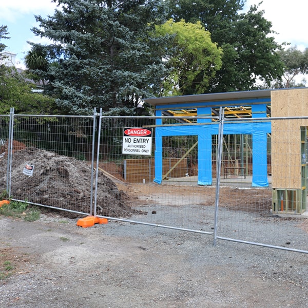 do you deliver and set up temporary fencing and what's the cost for this in Eden NY